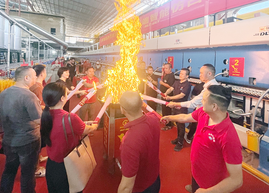 追“智”逐“綠”！力泰陶機(jī)又一高效智能仿古磚整線點(diǎn)火